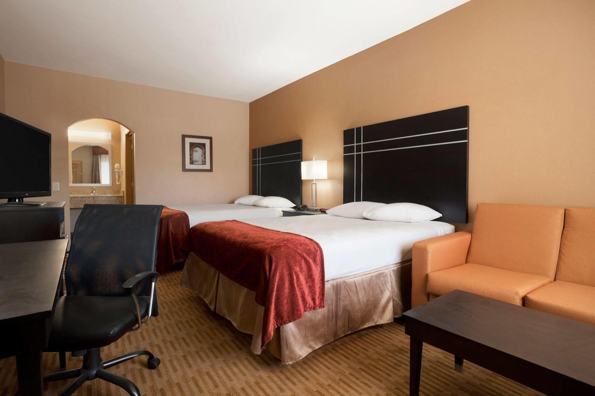 Executive Inn & Suites Floresville 외부 사진